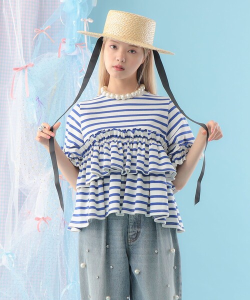 CAROLINA GLASER（カロリナ グレイサー）の「ボーダー フリルカットソー 旅行 主役トップス 映え 大人ガーリー（Tシャツ/カットソー・レディース・ブラック/ブルー・ONE SIZE）」の2枚目の写真