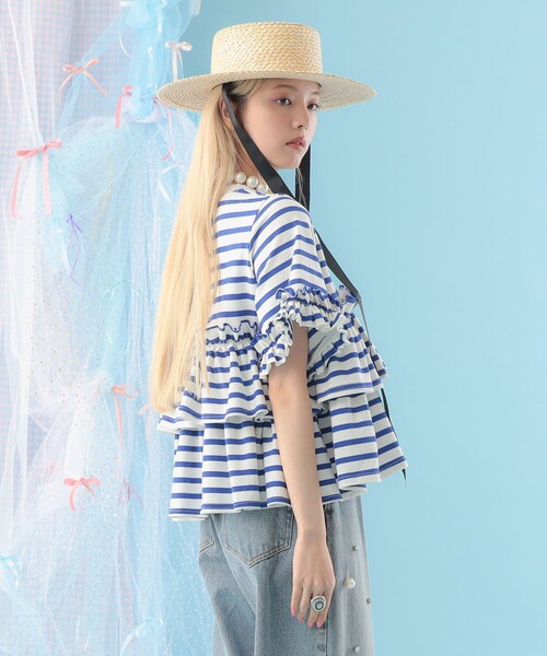 CAROLINA GLASER（カロリナ グレイサー）の「ボーダー フリルカットソー 旅行 主役トップス 映え 大人ガーリー（Tシャツ/カットソー・レディース・ブラック/ブルー・ONE SIZE）」の4枚目の写真