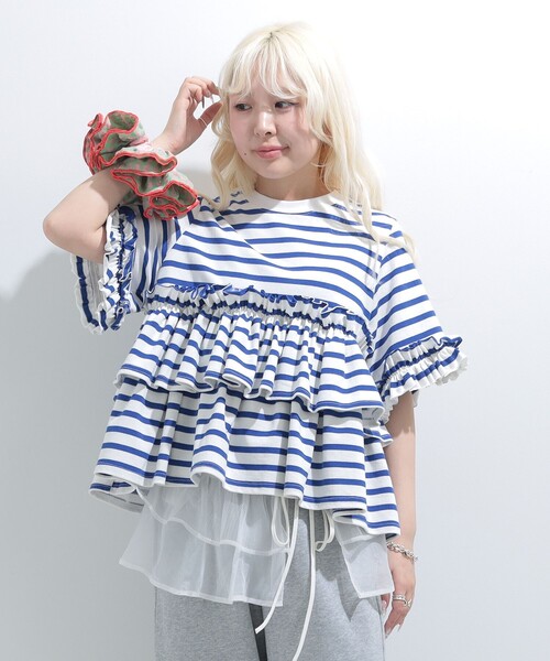 CAROLINA GLASER（カロリナ グレイサー）の「ボーダー フリルカットソー 旅行 主役トップス 映え 大人ガーリー（Tシャツ/カットソー・レディース・ブラック/ブルー・ONE SIZE）」の17枚目の写真