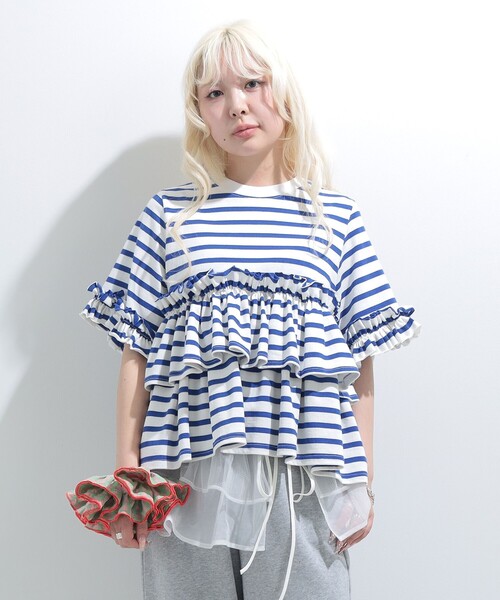 CAROLINA GLASER（カロリナ グレイサー）の「ボーダー フリルカットソー 旅行 主役トップス 映え 大人ガーリー（Tシャツ/カットソー・レディース・ブラック/ブルー・ONE SIZE）」の18枚目の写真
