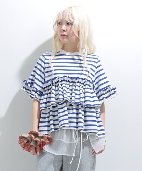 CAROLINA GLASER（カロリナ グレイサー）の「ボーダー フリルカットソー 旅行 主役トップス 映え 大人ガーリー（Tシャツ/カットソー・レディース・ブラック/ブルー・ONE SIZE）」の19枚目の写真