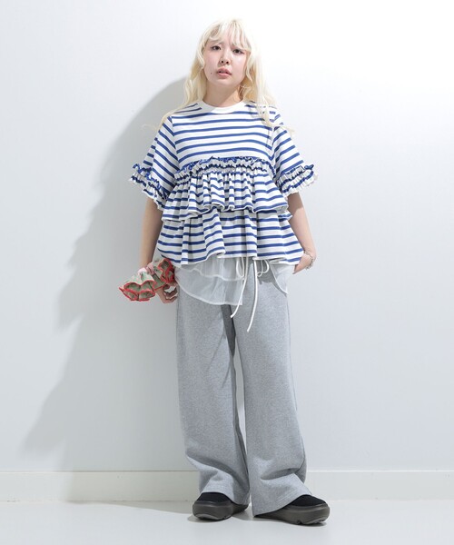 CAROLINA GLASER（カロリナ グレイサー）の「ボーダー フリルカットソー 旅行 主役トップス 映え 大人ガーリー（Tシャツ/カットソー・レディース・ブラック/ブルー・ONE SIZE）」の20枚目の写真