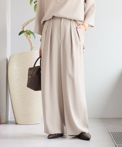 RIVE DROITE（リヴドロワ）の「【オケージョンや通勤に】ダブルサテンタックパンツ（スラックス・レディース・ベージュ/ネイビー・36/38）」の8枚目の写真