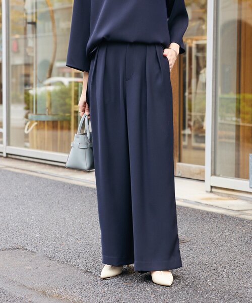 RIVE DROITE（リヴドロワ）の「【オケージョンや通勤に】ダブルサテンタックパンツ（スラックス・レディース・ベージュ/ネイビー・36/38）」の21枚目の写真