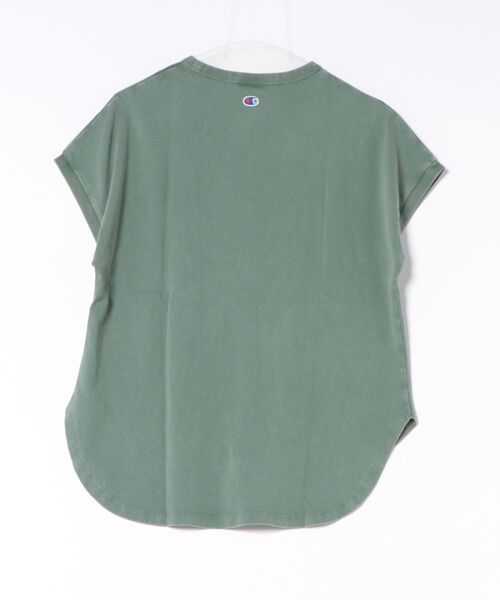 Champion(チャンピオン)の「Champion(チャンピオン)ウォッシュ加工 カレッジロゴTシャツ/ヴィンテージ風 フレンチスリーブ リラックスフィット(Tシャツ/カットソー・レディース・グリーン/ダークブラウン/ブルー/スミクロ・L/M)」の5枚目の写真