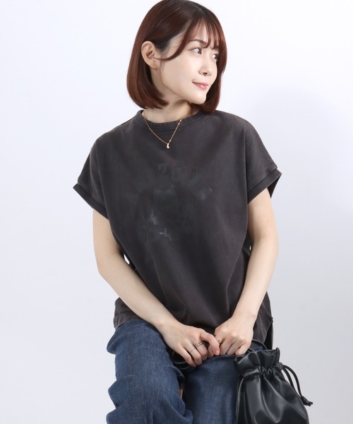 Champion(チャンピオン)の「Champion(チャンピオン)ウォッシュ加工 カレッジロゴTシャツ/ヴィンテージ風 フレンチスリーブ リラックスフィット(Tシャツ/カットソー・レディース・グリーン/ダークブラウン/ブルー/スミクロ・L/M)」の19枚目の写真