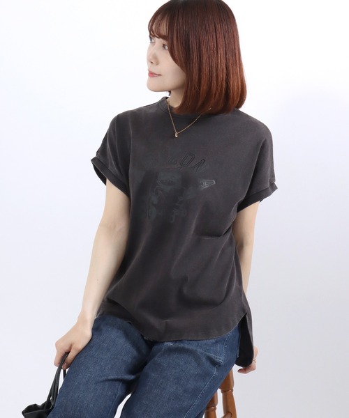Champion(チャンピオン)の「Champion(チャンピオン)ウォッシュ加工 カレッジロゴTシャツ/ヴィンテージ風 フレンチスリーブ リラックスフィット(Tシャツ/カットソー・レディース・グリーン/ダークブラウン/ブルー/スミクロ・L/M)」の20枚目の写真