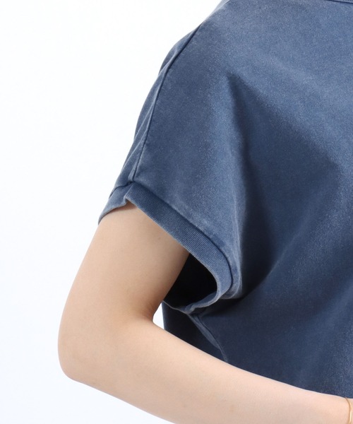 Champion(チャンピオン)の「Champion(チャンピオン)ウォッシュ加工 カレッジロゴTシャツ/ヴィンテージ風 フレンチスリーブ リラックスフィット(Tシャツ/カットソー・レディース・グリーン/ダークブラウン/ブルー/スミクロ・L/M)」の16枚目の写真