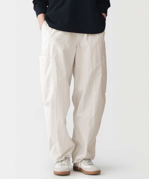 無印良品(ムジルシリョウヒン)の「婦人 撥水 ユーティリティーイージーワイドパンツ(その他パンツ・レディース・オフホワイト/グレー系/ブラック/ラベンダー・XL/L/M/S)」の1枚目の写真