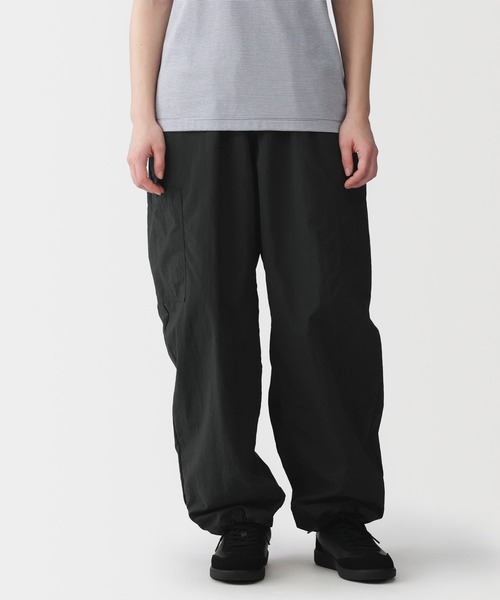 無印良品(ムジルシリョウヒン)の「婦人 撥水 ユーティリティーイージーワイドパンツ(その他パンツ・レディース・オフホワイト/グレー系/ブラック/ラベンダー・XL/L/M/S)」の2枚目の写真