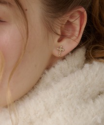 TITTY&CO.（ティティーアンドコー）の「【Monnette】ラインストーンクロスピアス（ピアス（両耳用））」