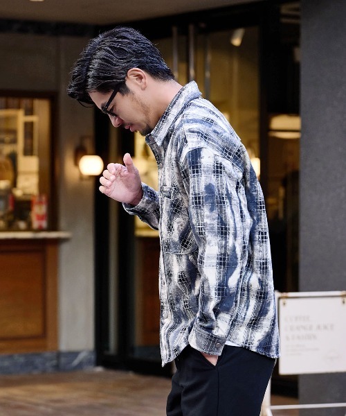 BENUSTA（ベヌスタ）の「『BENUSTA/ベヌスタ』ケミカルブリーチチェックシャツジャケット【GC】（シャツ/ブラウス・メンズ・ブルー・M/L/XL）」の2枚目の写真