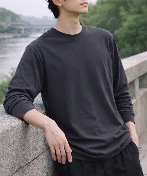 CREARE -LINO-(クレアーレリノ)の「シンプルルーズ無地ロングT(Tシャツ/カットソー・メンズ・チャコールグレー/ブラック/ホワイト/ネイビー/グレー・LARGE/MEDIUM)」の4枚目の写真
