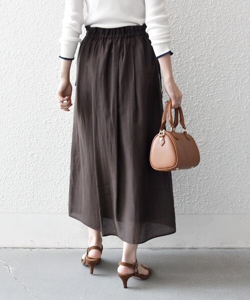 SHIPS any（シップス エニィ）の「SHIPS any:〈洗濯機可能〉リネン ミックス シアー ギャザー リボン スカート（スカート・レディース・ネイビー/ブラウン・ONE SIZE）」の7枚目の写真