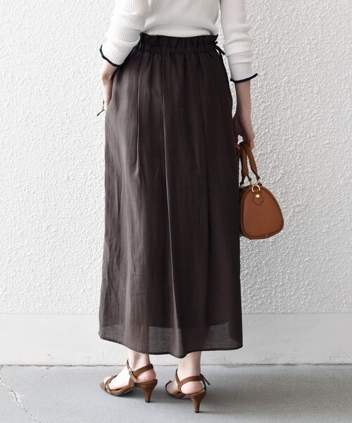 SHIPS any（シップス エニィ）の「SHIPS any:〈洗濯機可能〉リネン ミックス シアー ギャザー リボン スカート（スカート・レディース・ネイビー/ブラウン・ONE SIZE）」の8枚目の写真