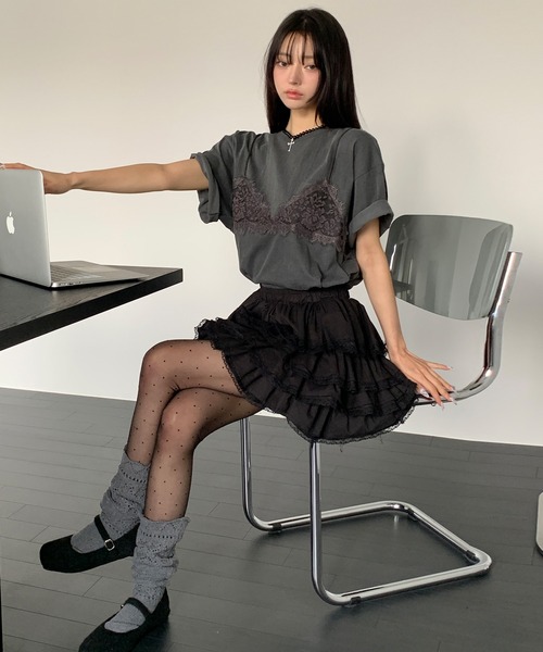 UNE MANSION(ユヌマンション)の「【UNE ORIGINAL】レースビスチェレイヤードオーバーサイズTシャツカットソー(Tシャツ/カットソー・レディース・チャコールグレー/ライトグレー/アイボリー・FREE)」の6枚目の写真