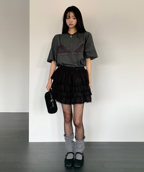 UNE MANSION(ユヌマンション)の「【UNE ORIGINAL】レースビスチェレイヤードオーバーサイズTシャツカットソー(Tシャツ/カットソー・レディース・チャコールグレー/ライトグレー/アイボリー・FREE)」の10枚目の写真
