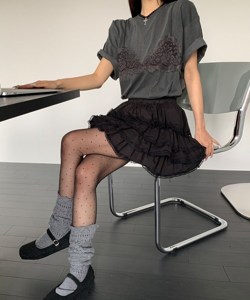 UNE MANSION(ユヌマンション)の「【UNE ORIGINAL】レースビスチェレイヤードオーバーサイズTシャツカットソー(Tシャツ/カットソー・レディース・チャコールグレー/ライトグレー/アイボリー・FREE)」の13枚目の写真