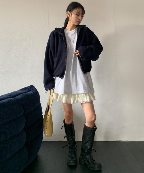 UNE MANSION(ユヌマンション)の「【UNE ORIGINAL】レースビスチェレイヤードオーバーサイズTシャツカットソー(Tシャツ/カットソー・レディース・チャコールグレー/ライトグレー/アイボリー・FREE)」の14枚目の写真
