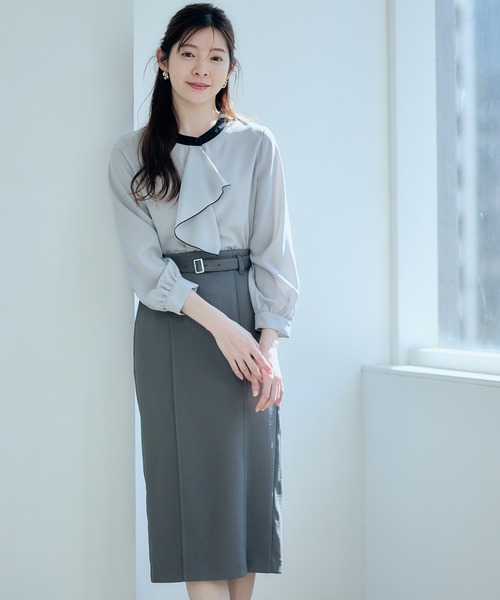 12Twelve Agenda(トゥエルブ アジェンダ)の「配色フリルデザインシャツブラウス(シャツ/ブラウス・レディース・アイボリー/ブルー・M)」の5枚目の写真