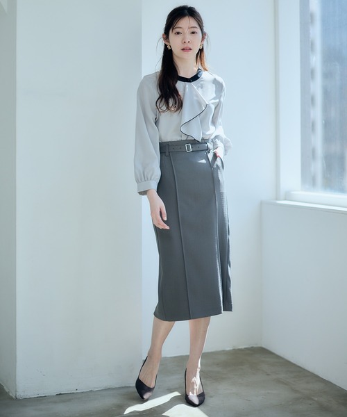12Twelve Agenda(トゥエルブ アジェンダ)の「配色フリルデザインシャツブラウス(シャツ/ブラウス・レディース・アイボリー/ブルー・M)」の7枚目の写真