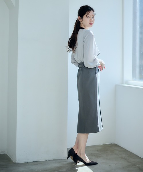 12Twelve Agenda(トゥエルブ アジェンダ)の「配色フリルデザインシャツブラウス(シャツ/ブラウス・レディース・アイボリー/ブルー・M)」の8枚目の写真