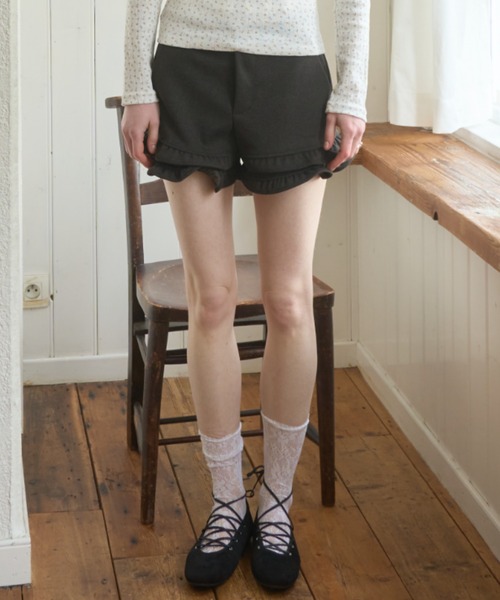Birthday room（バースデイルーム）の「フリルマイクロショートパンツ/frill micro short pants（その他パンツ・レディース・チャコールグレー/ブラック・FREE）」の12枚目の写真