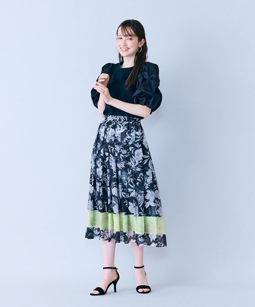 Audie a Muses(オーディアミューズ)の「フラワーパネルプリントスカート(スカート・レディース・ベージュ/ブラック・38/40/42)」の13枚目の写真