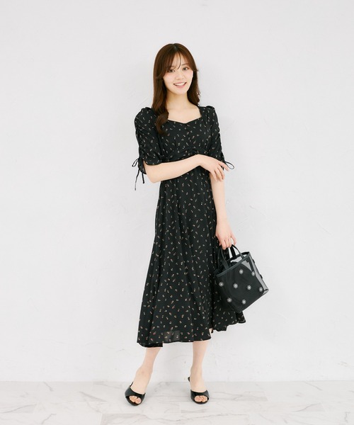 tocco closet（トッコ　クローゼット）の「フラワーモチーフ付きシアーハンドバッグ（ハンドバッグ・レディース・ブラック・FREE）」の2枚目の写真