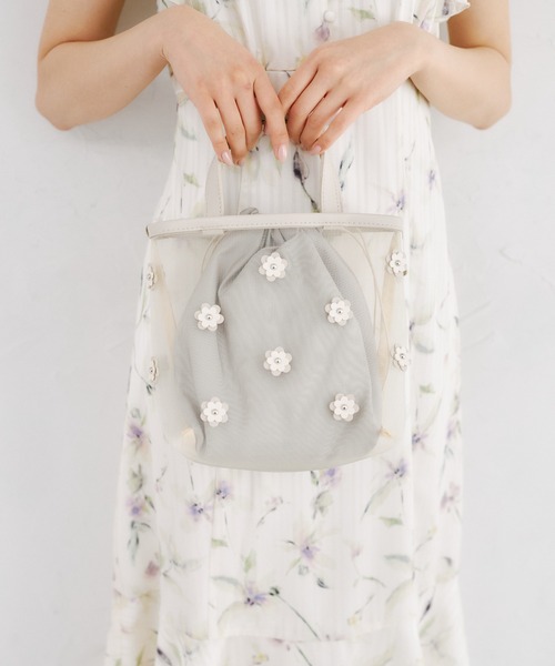 tocco closet（トッコ　クローゼット）の「フラワーモチーフ付きシアーハンドバッグ（ハンドバッグ・レディース・ブラック・FREE）」の8枚目の写真