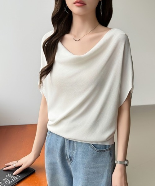 COCOMOMO(ココモモ)の「上品見えドルマン ドレープドルマンサマーニット ドルマン ドレープトップス サマーニット ドルマンスリーブ ドレープネック ニット 春服 夏服(ニット/セーター・レディース・ホワイト/ベージュ/ネイビー/ブラック・FREE)」の7枚目の写真
