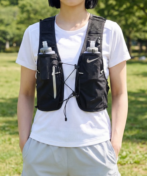 NIKE（ナイキ）の「【NIKE/ナイキ】ボトル付き ランニング ランベスト5L（ベスト・メンズ・ブラック・M/L）」の20枚目の写真