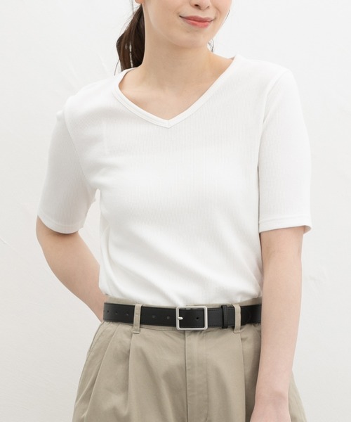 Honeys(ハニーズ)の「【ハニさら・接触冷感・UVカット】半袖VネックTシャツ(Tシャツ/カットソー・レディース・イエロー/ブラック/オフホワイト/ブルー・3L/L/LL/M/S)」の2枚目の写真