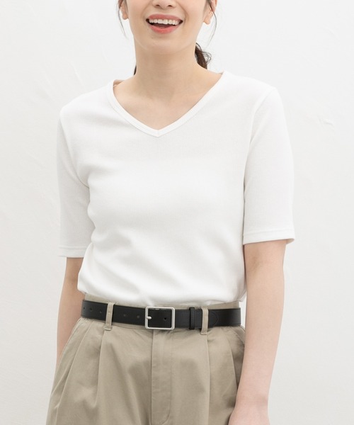 Honeys(ハニーズ)の「【ハニさら・接触冷感・UVカット】半袖VネックTシャツ(Tシャツ/カットソー・レディース・イエロー/ブラック/オフホワイト/ブルー・3L/L/LL/M/S)」の7枚目の写真