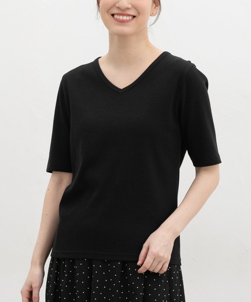 Honeys(ハニーズ)の「【ハニさら・接触冷感・UVカット】半袖VネックTシャツ(Tシャツ/カットソー・レディース・イエロー/ブラック/オフホワイト/ブルー・3L/L/LL/M/S)」の9枚目の写真