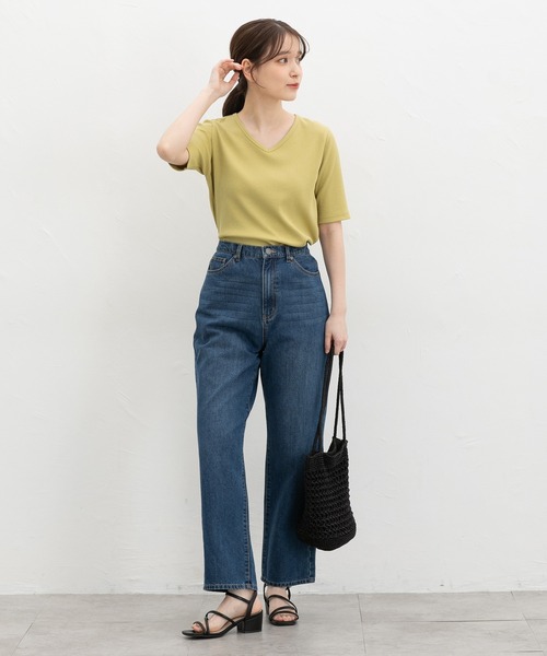 Honeys(ハニーズ)の「【ハニさら・接触冷感・UVカット】半袖VネックTシャツ(Tシャツ/カットソー・レディース・イエロー/ブラック/オフホワイト/ブルー・3L/L/LL/M/S)」の12枚目の写真