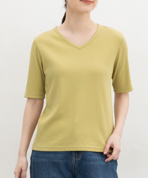 Honeys(ハニーズ)の「【ハニさら・接触冷感・UVカット】半袖VネックTシャツ(Tシャツ/カットソー・レディース・イエロー/ブラック/オフホワイト/ブルー・3L/L/LL/M/S)」の13枚目の写真