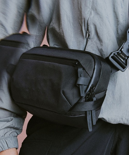 Aer DAY SLING 4 X-PAC エアー デイスリング ミニショルダーバッグ