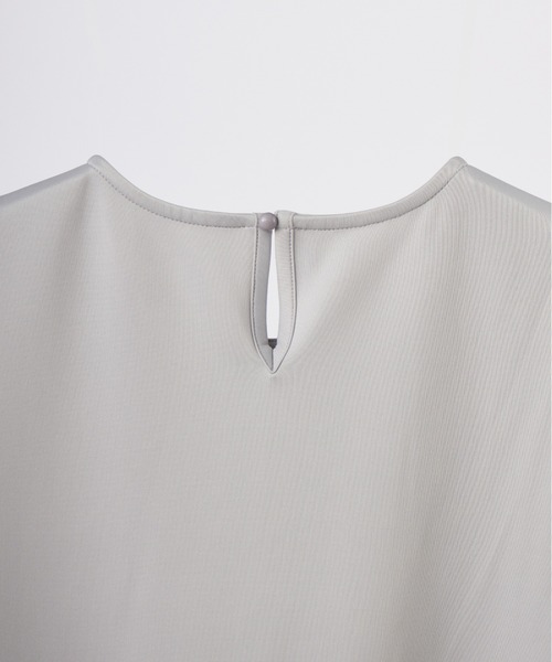 idem(イデム)の「rose frill peplum tops / ローズフリルペプラムトップス(Tシャツ/カットソー・レディース・グレー・FREE)」の8枚目の写真