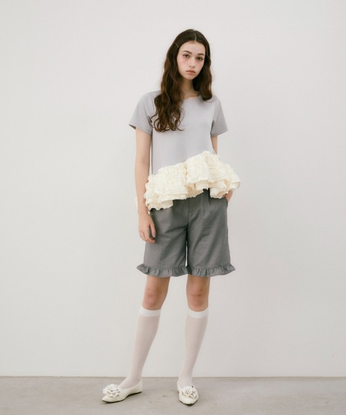 idem(イデム)の「rose frill peplum tops / ローズフリルペプラムトップス(Tシャツ/カットソー・レディース・グレー・FREE)」の2枚目の写真
