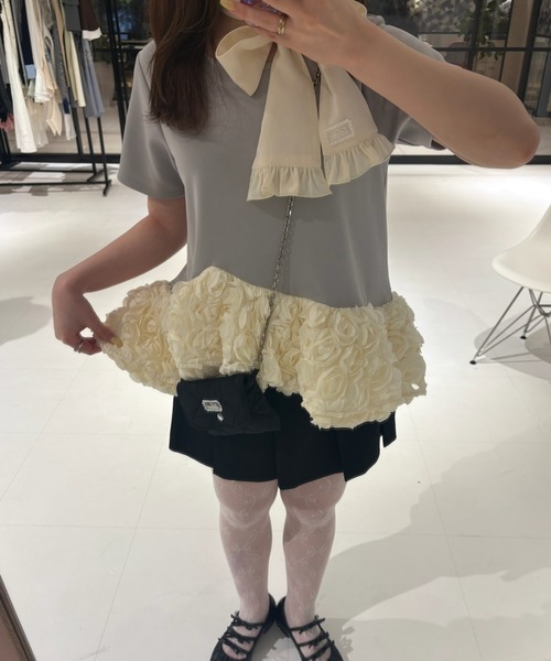 idem(イデム)の「rose frill peplum tops / ローズフリルペプラムトップス(Tシャツ/カットソー・レディース・グレー・FREE)」の13枚目の写真