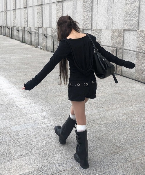 anyonemore(エニワンモア)の「バックスタッズアイレットベルトショートパンツ(その他パンツ・レディース・ブラック・MEDIUM/SMALL/LARGE)」の16枚目の写真