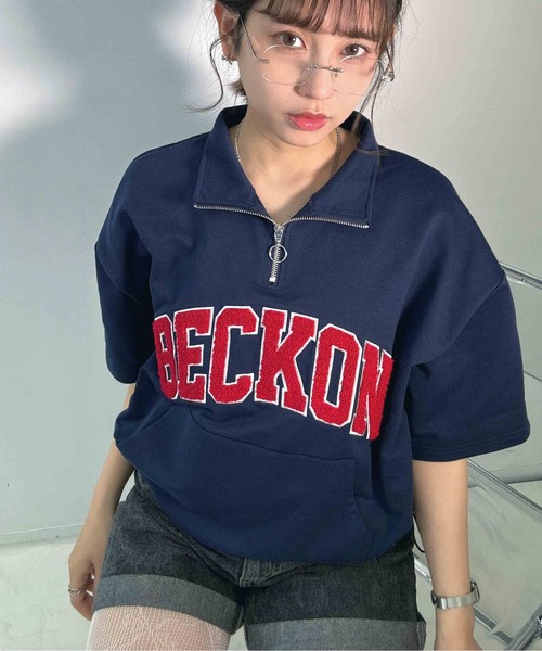 AS KNOW AS plus(アズノゥアズプラス)の「〇ポケット付きハーフジップジップ 袖ワッペン半袖プルオーバー(Tシャツ/カットソー・レディース・オートミール/ネイビー/レッド/チャコールグレー/レッド系/アイボリー系/カーキ系/ネイビー系・FREE)」の6枚目の写真