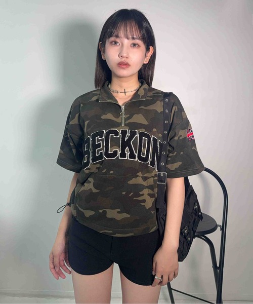 AS KNOW AS plus(アズノゥアズプラス)の「〇ポケット付きハーフジップジップ 袖ワッペン半袖プルオーバー(Tシャツ/カットソー・レディース・オートミール/ネイビー/レッド/チャコールグレー/レッド系/アイボリー系/カーキ系/ネイビー系・FREE)」の9枚目の写真