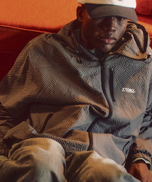 XTONZ（エクストーンズ）の「XJ132 チェック シワ加工 ウインドブレーカー (チャコール)（ナイロンジャケット）」