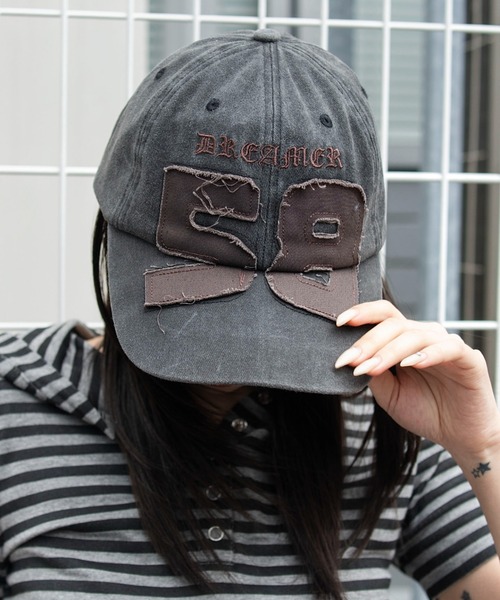 WEGO（ウィゴー）の「WEGO/【26年春夏新作】ナンバリングアップリケキャップ（キャップ・レディース・ブラウン/その他1/スミクロ・FREE）」の2枚目の写真