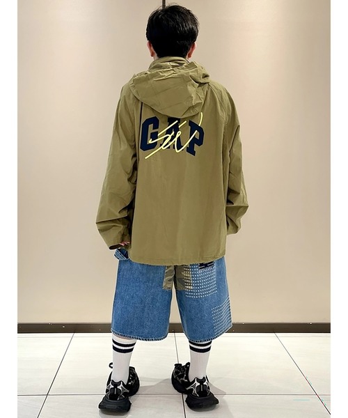 GAP（ギャップ）の「Gap × Sean Wotherspoon オーバーサイズ アノラックパーカー（その他アウター・メンズ・グリーン/ブラック・XL/L/M/S/XS）」の7枚目の写真