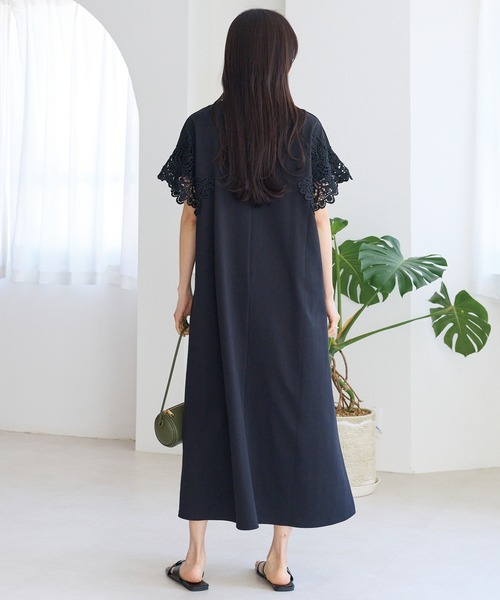 LAVEANGE(ラビアンジェ)の「レーススリーブカットワンピース|快適フェミニン/レース袖/ロング丈/二の腕カバー/体型カバー(ワンピース・レディース・ブラウン/ブラック・M/4L/3L/LL/5L)」の8枚目の写真