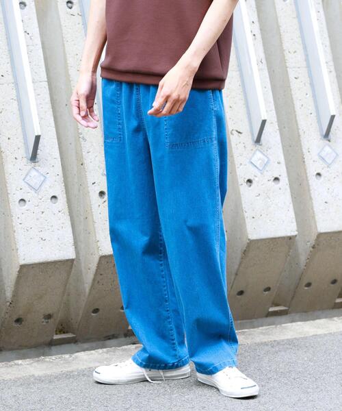URBAN RESEARCH Sonny Label(アーバンリサーチサニーレーベル)の「接触冷感デニムイージーパンツ(デニムパンツ・メンズ・ライトインディゴブルー/インディゴブルー/ブラック・MEDIUM/LARGE)」の4枚目の写真