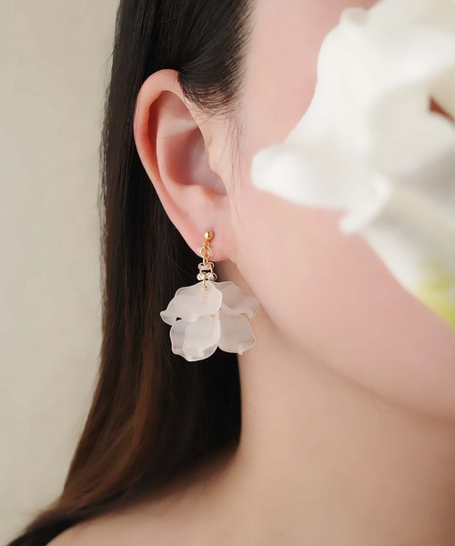 CERCA(チェルカ)の「jolie minette/ボリューム フリル キラキラ ピアス/アレルギー対応サージカルステンレス(ピアス(両耳用)・レディース・ライトピンク/ホワイト/グレイッシュブルー/ライトイエロー・FREE)」の16枚目の写真